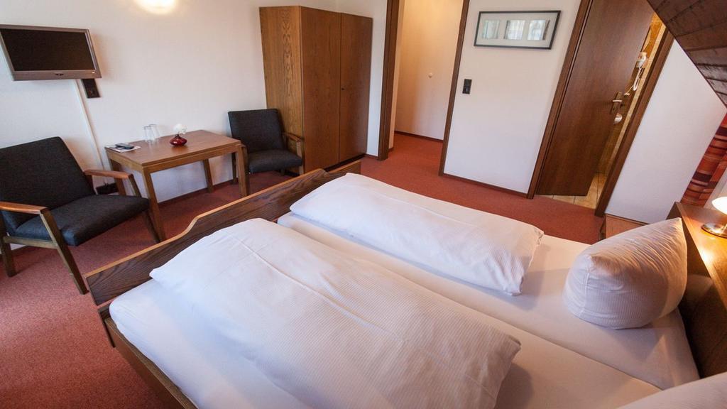 Gasthaus zum Hirsch Gutach Zimmer foto